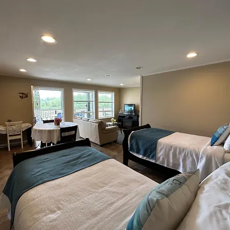 Pacific Rim Guest Lodge - Adults Only Ucluelet Exterior photo