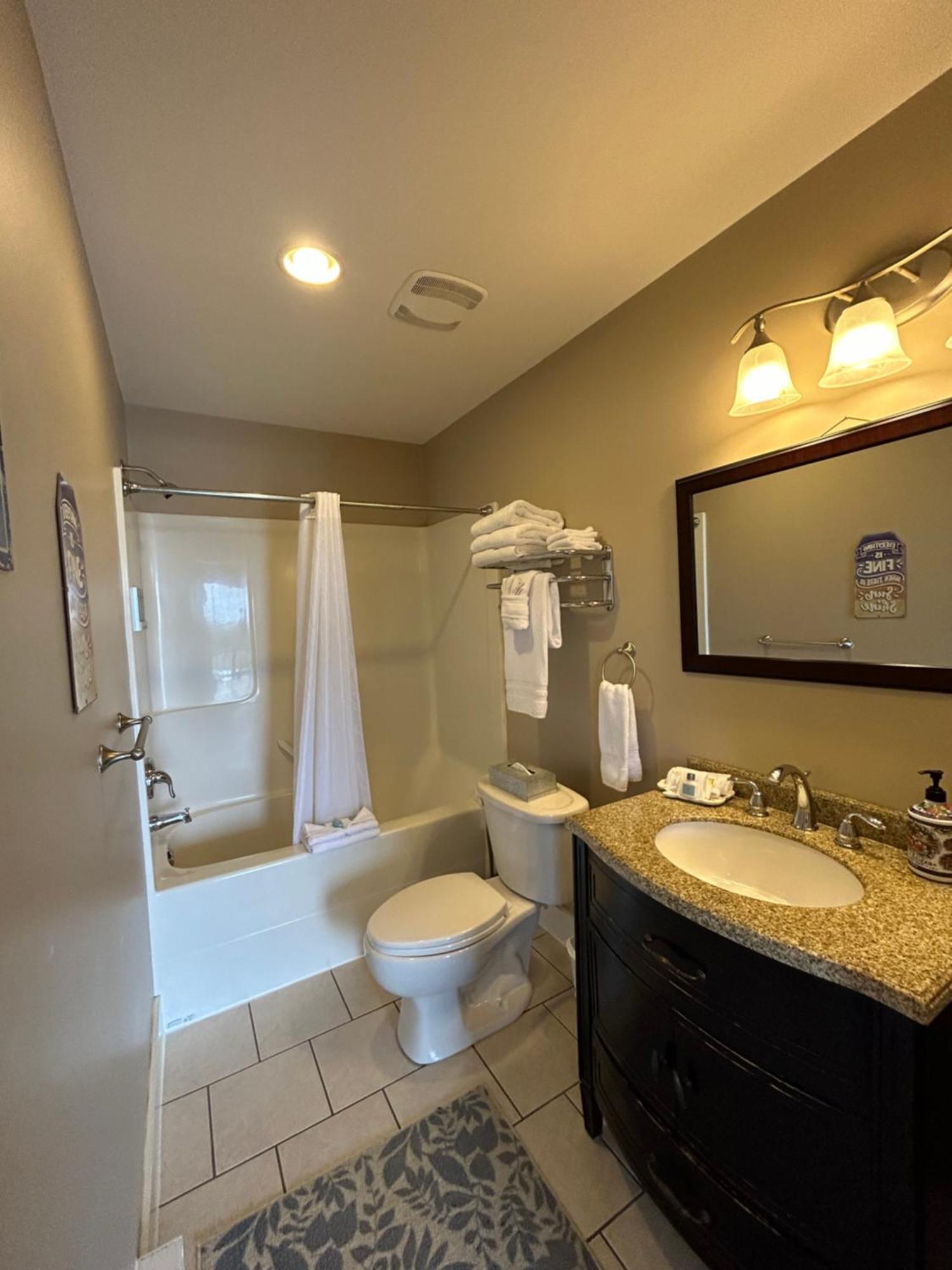 Lodge Pacific Rim Guest - Adults Only *