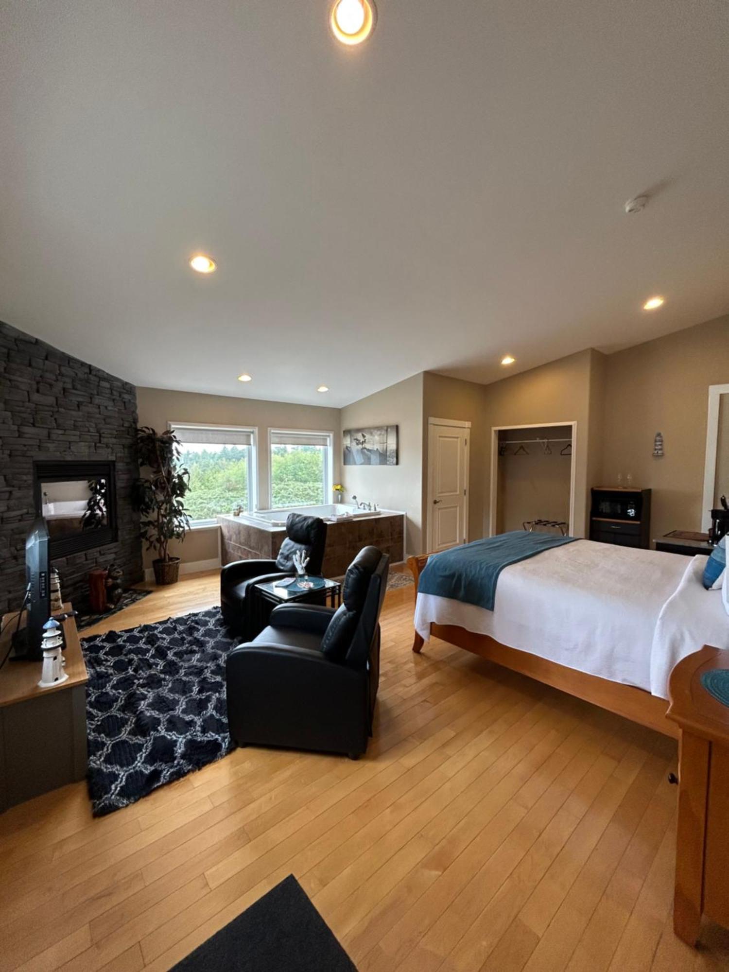 Pacific Rim Guest - Adults Only Lodge *